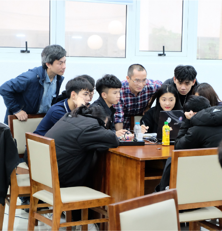 Các doanh nghiệp có mong muốn chia sẻ kiến thức thực tế cho sinh viên